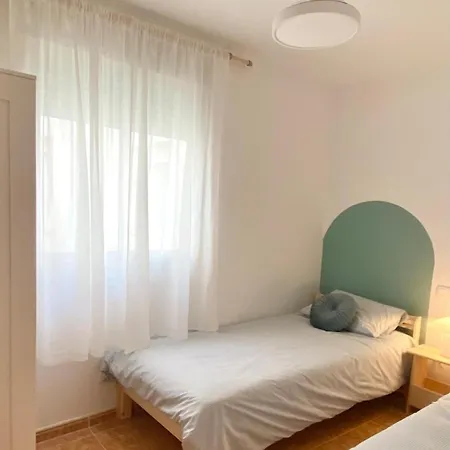 Centro Y A 3 Min Pie De Playa Con Terraza Y Garaje *